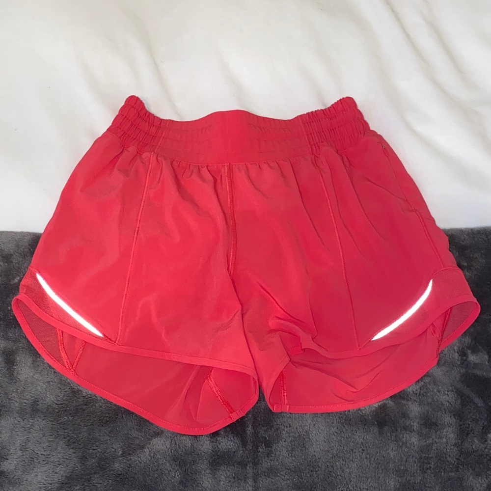 lululemon athletica pink hotty hot shorts